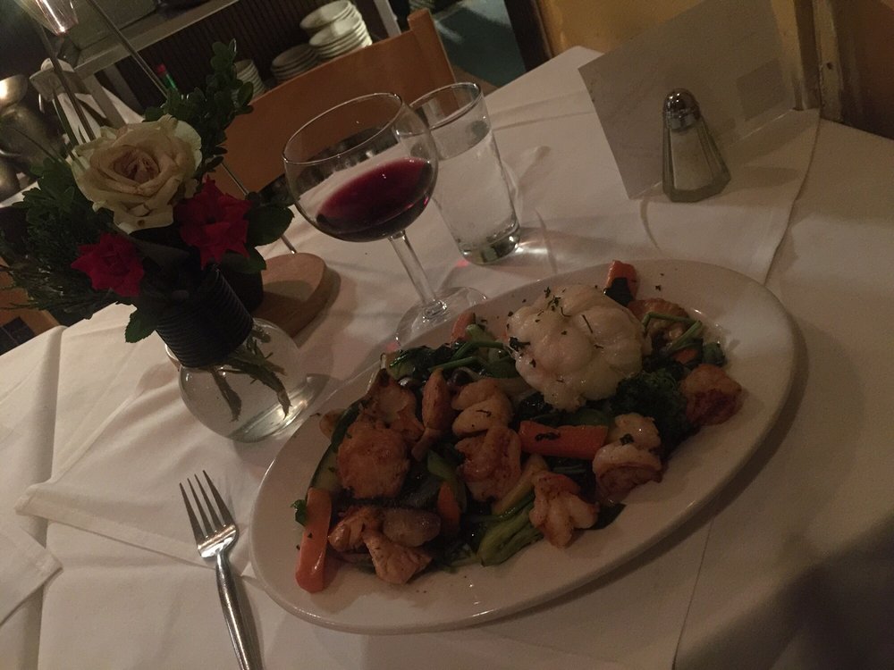 Seafood platter with roses