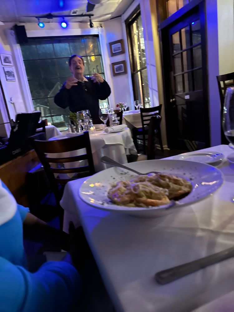 Live entertainment at Trattoria Da Franco's